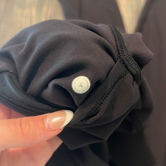 Lululemon invigorate legging that is not made anymore - Picture 4 of 4